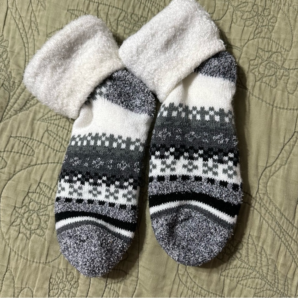 Cozy Black and White Patterned Bottoms - Picture 2 of 3